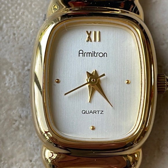 Armitron lady battery bracelet band TT water resistant - Picture 1 of 5